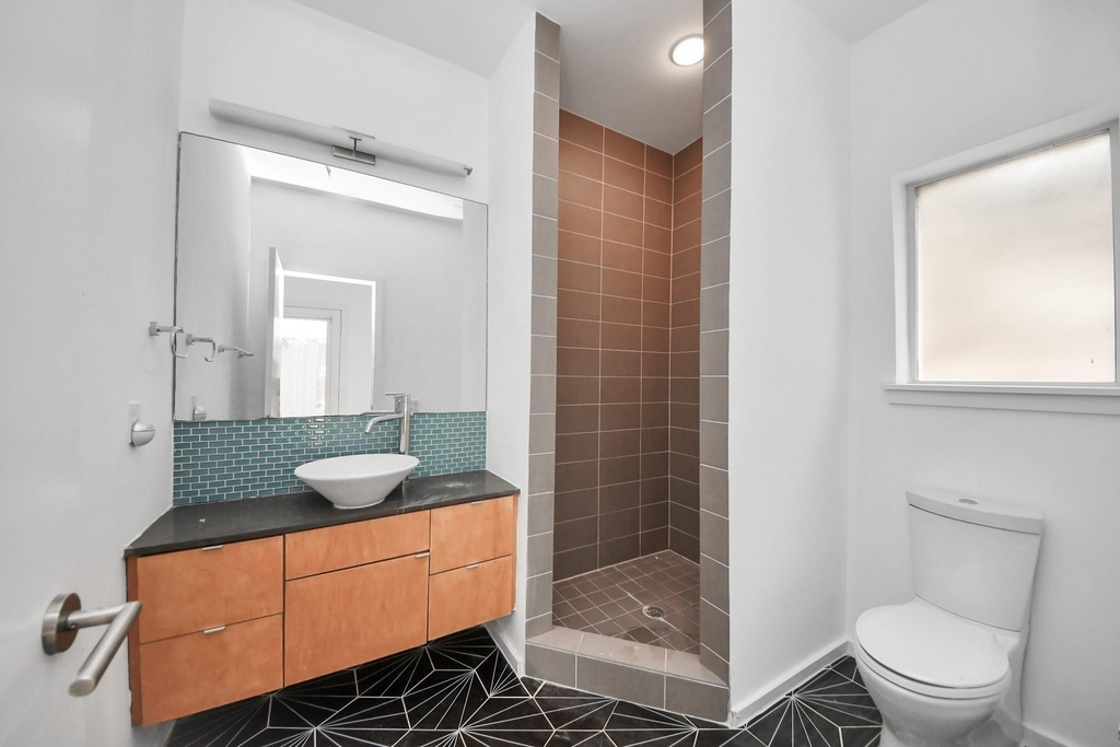 1823 Southmore Boulevard - Photo 9