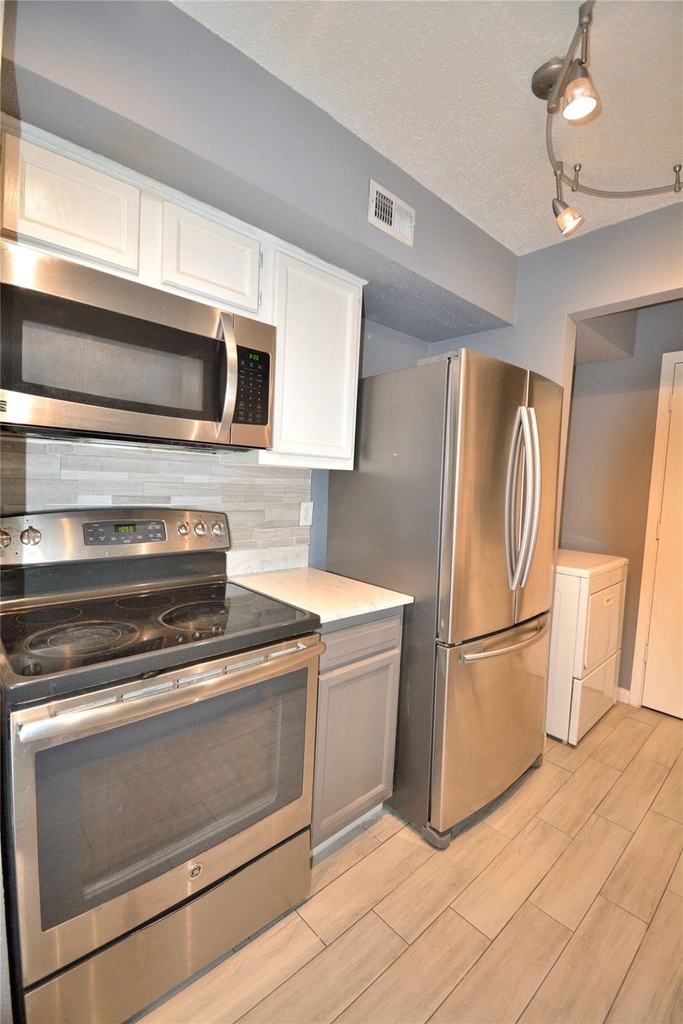 260 El Dorado Boulevard - Photo 5