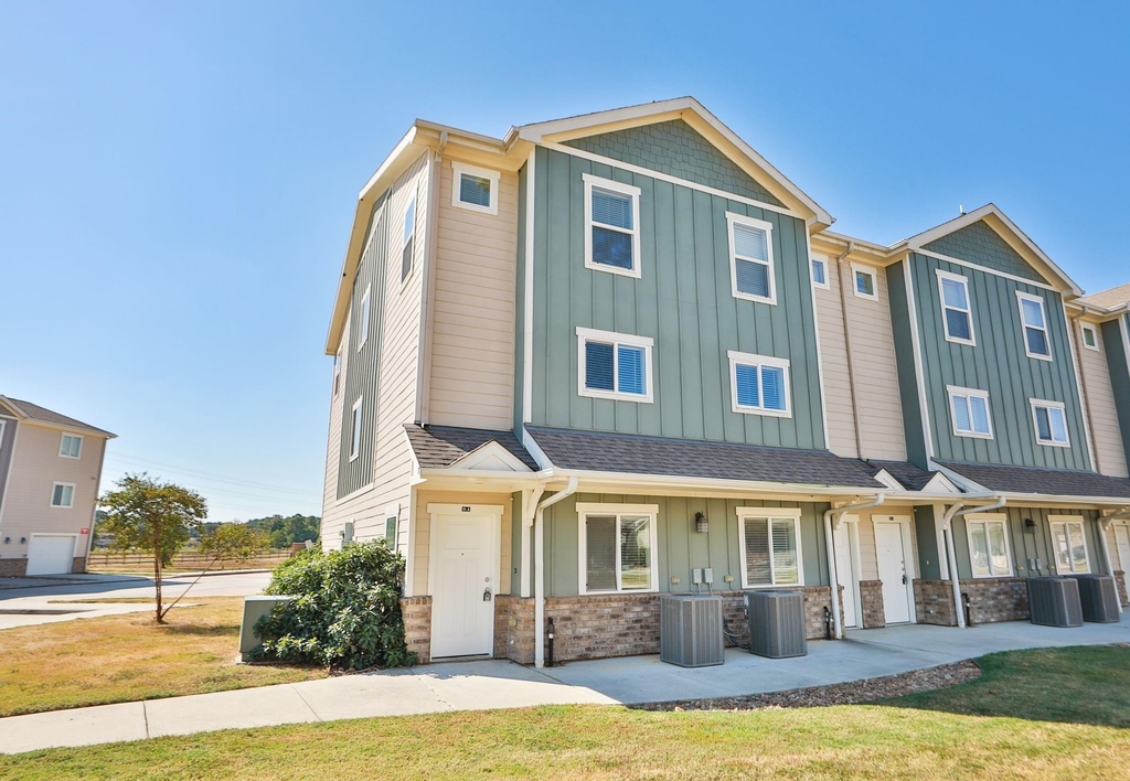 21155 Gosling Road - Photo 0