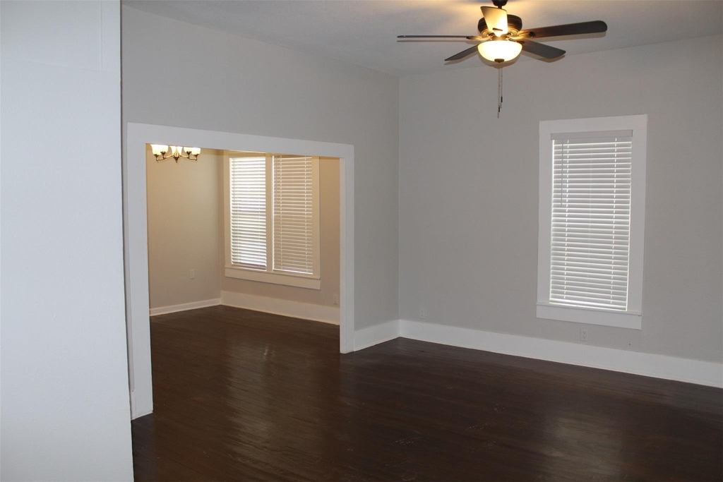 402 Granberry Street - Photo 2