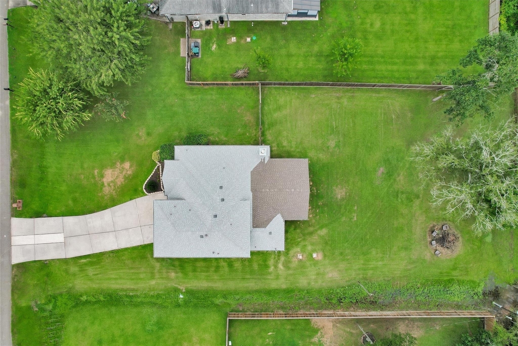 7223 Wedgewood Drive - Photo 2