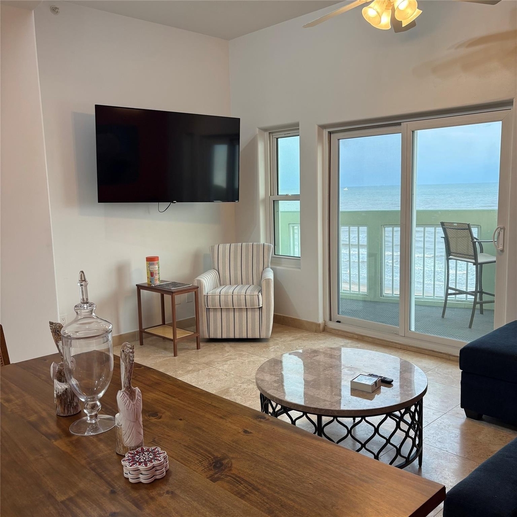 9420 Seawall Boulevard - Photo 4