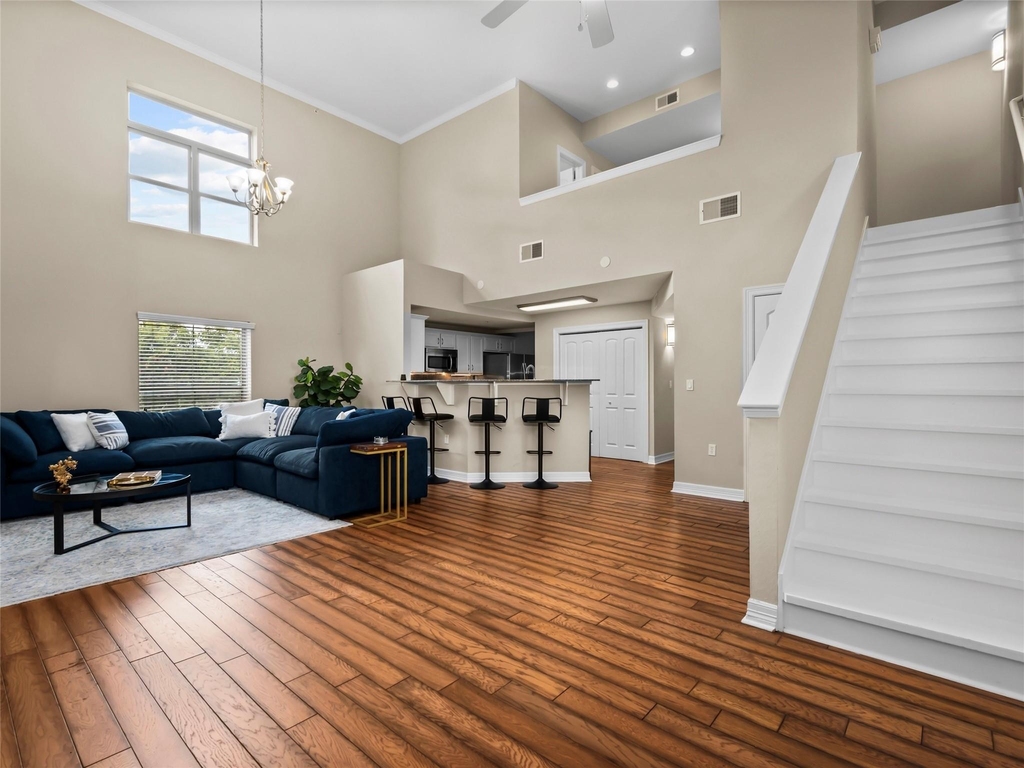 3501 Chenevert Street - Photo 2