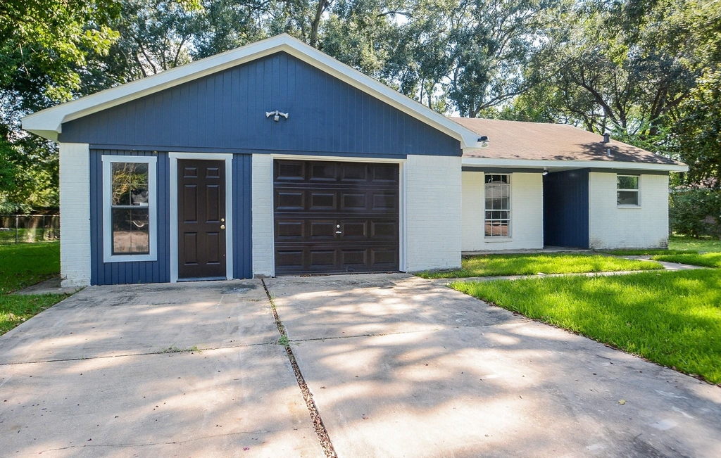 12315 Maxim Drive - Photo 3