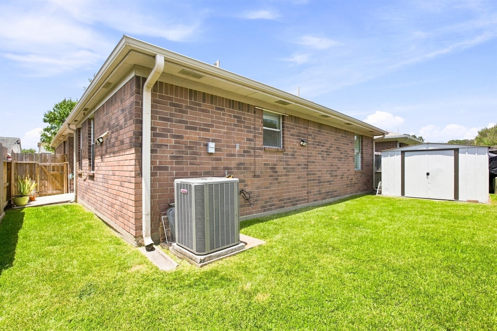 2910 Greenvalley Trail Drive - Photo 17