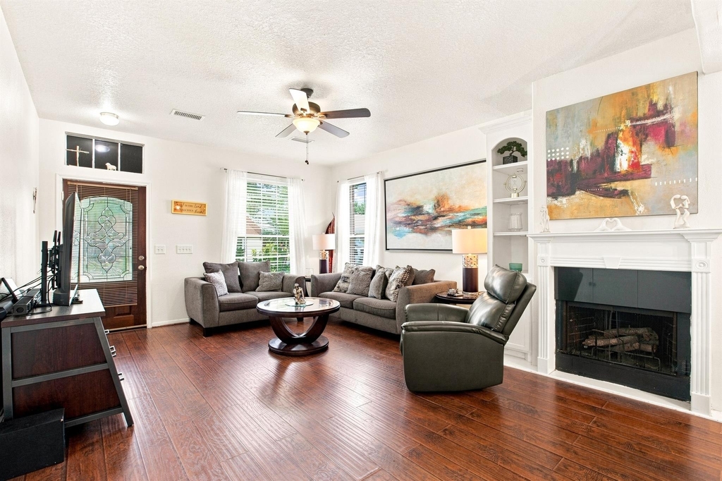 2910 Greenvalley Trail Drive - Photo 4