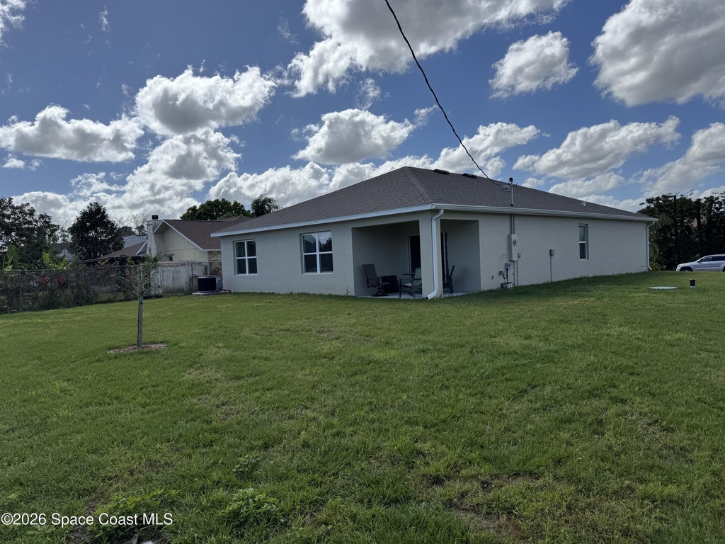 1349 Ashford Avenue Ne - Photo 14