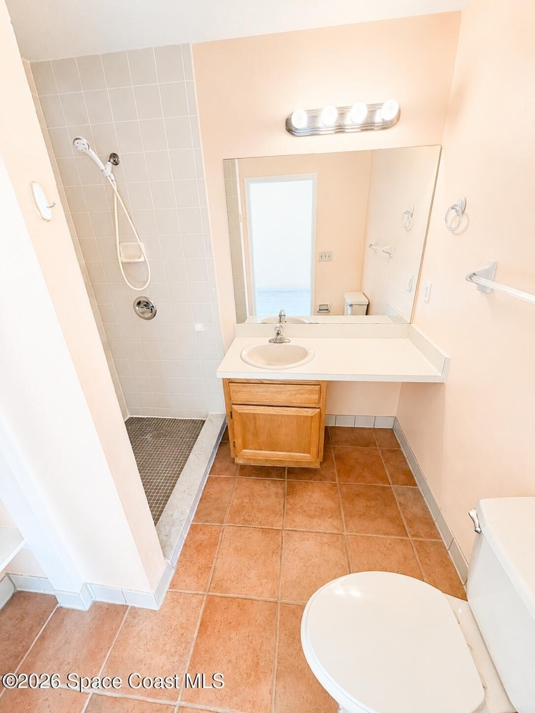 1300 Arlington Lane Ne - Photo 7