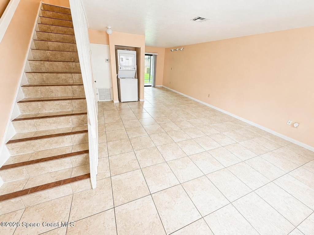 1300 Arlington Lane Ne - Photo 1