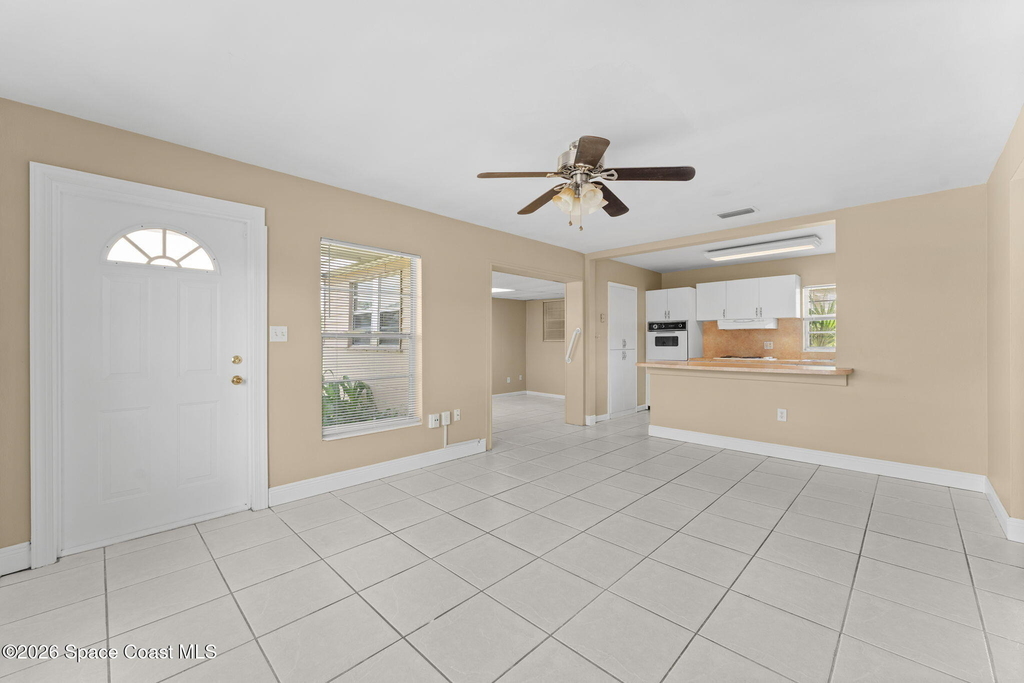 1833 Jackson Avenue - Photo 2