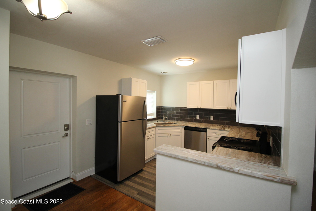 1905 Oak Street - Photo 4