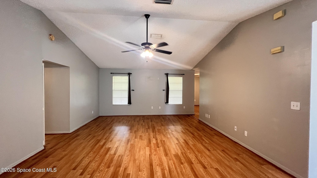 934 Colonial Avenue Se - Photo 17