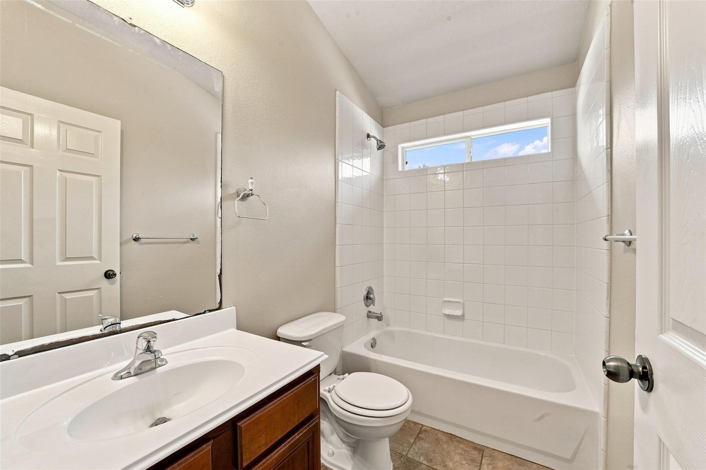 16726 Vivian Point Lane - Photo 30
