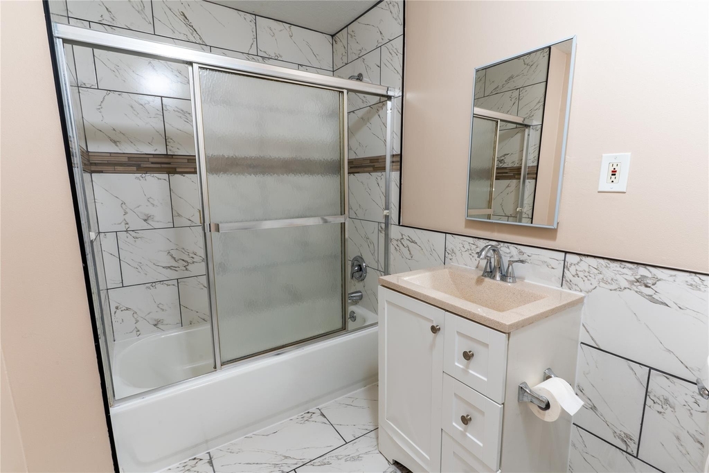305 N Live Oak Street - Photo 12