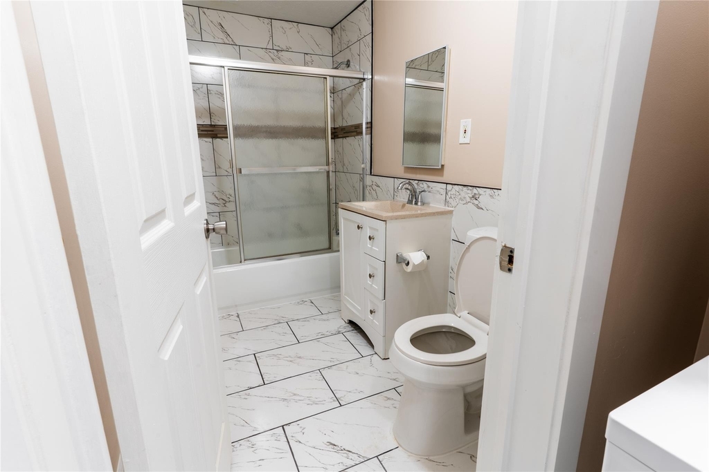 305 N Live Oak Street - Photo 11