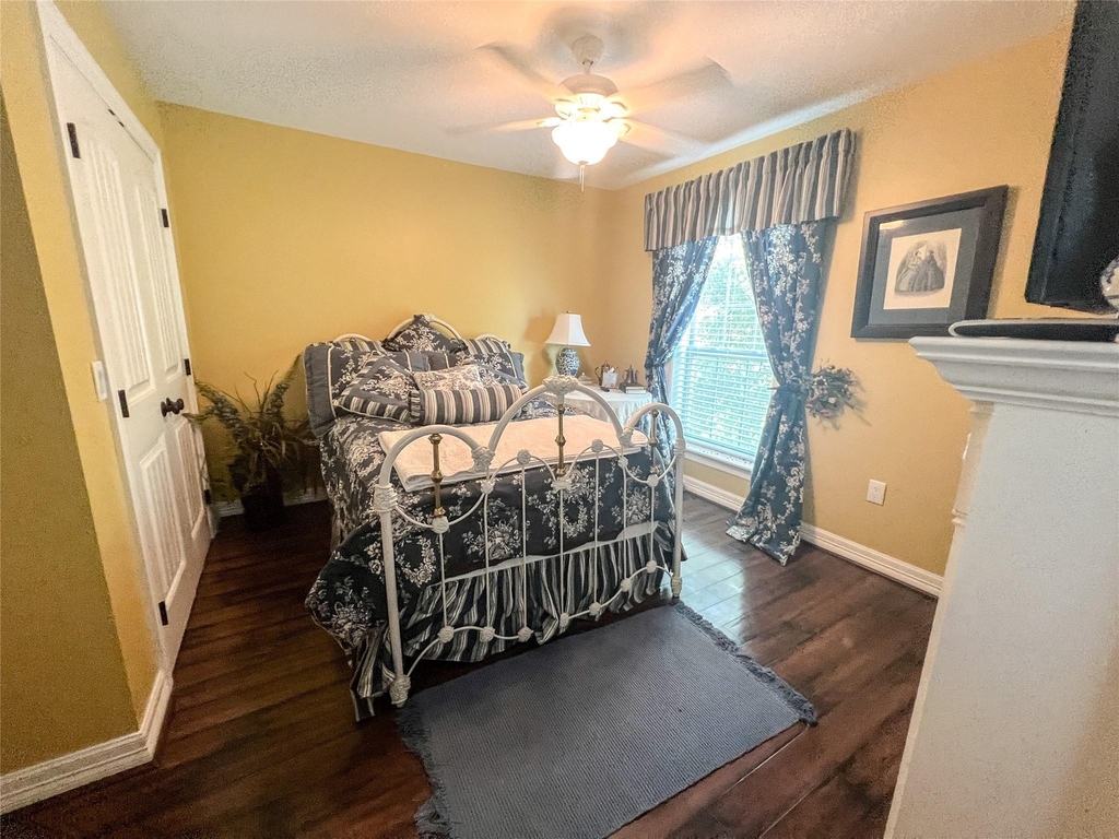 9500 Mayfield Avenue - Photo 9