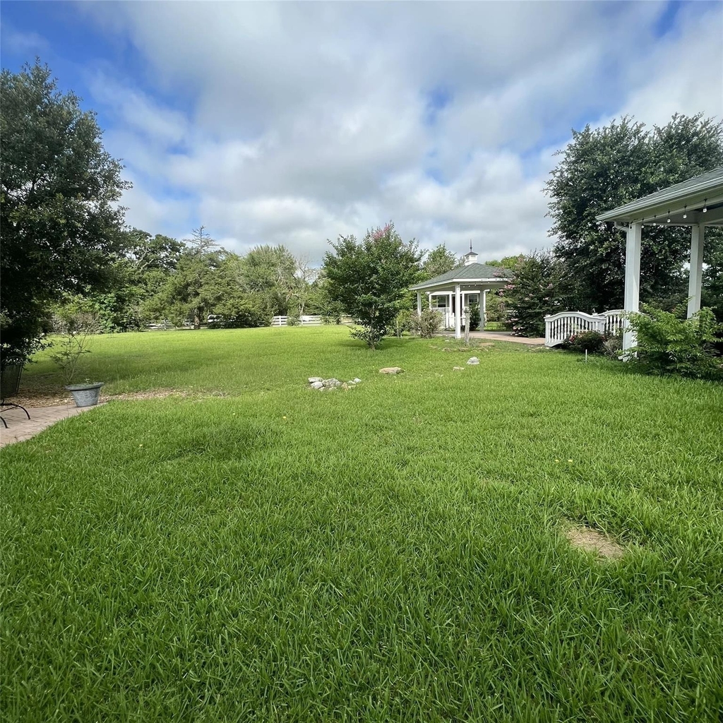9500 Mayfield Avenue - Photo 14