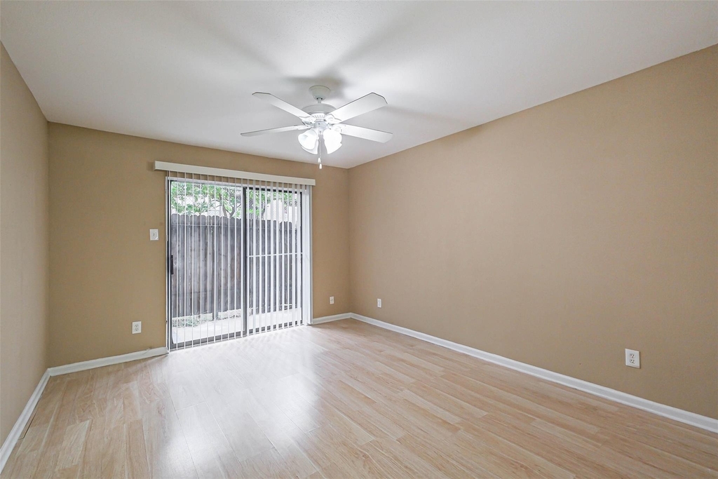 6633 W Airport Boulevard - Photo 9