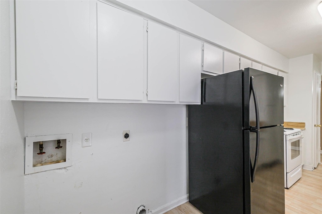 6633 W Airport Boulevard - Photo 8