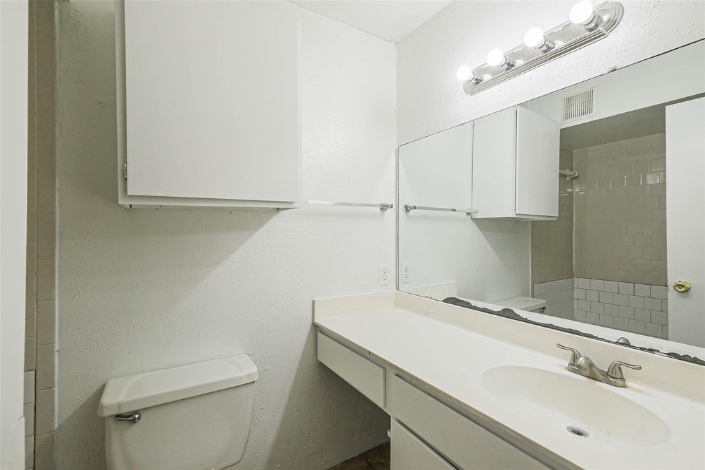 6633 W Airport Boulevard - Photo 17
