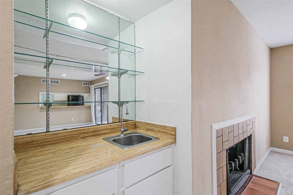 6633 W Airport Boulevard - Photo 4