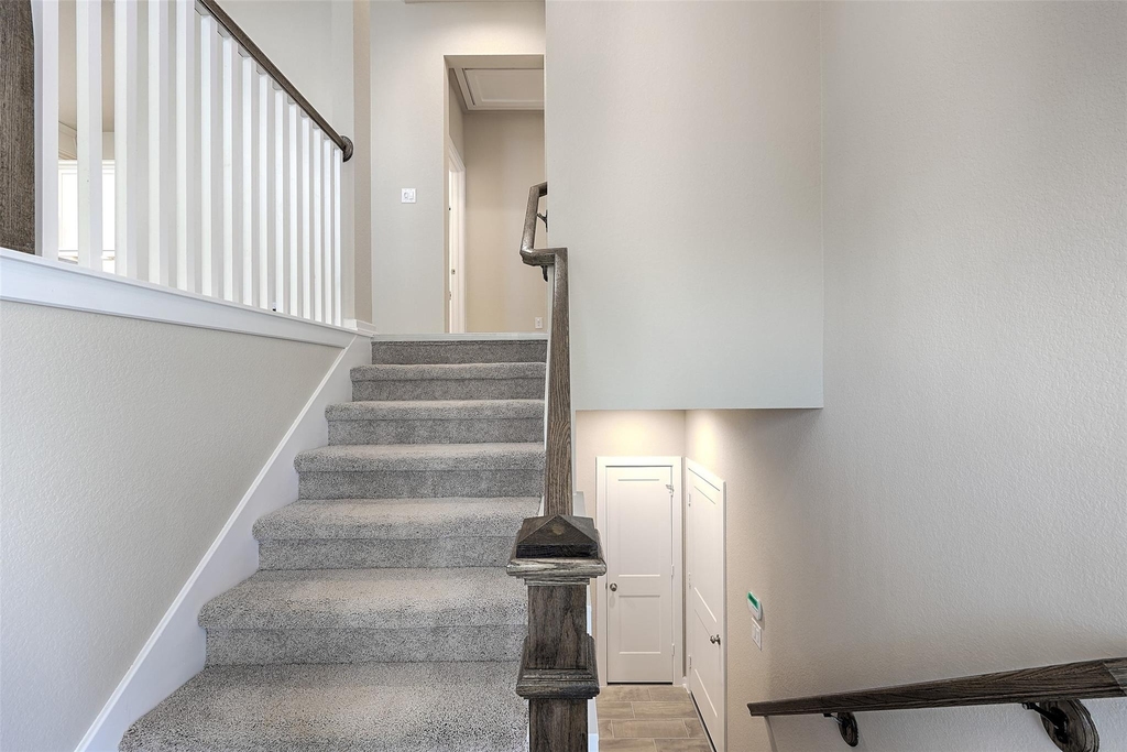 115 Handley Drive - Photo 3