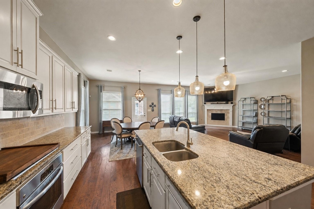 8126 Threadtail Street - Photo 7