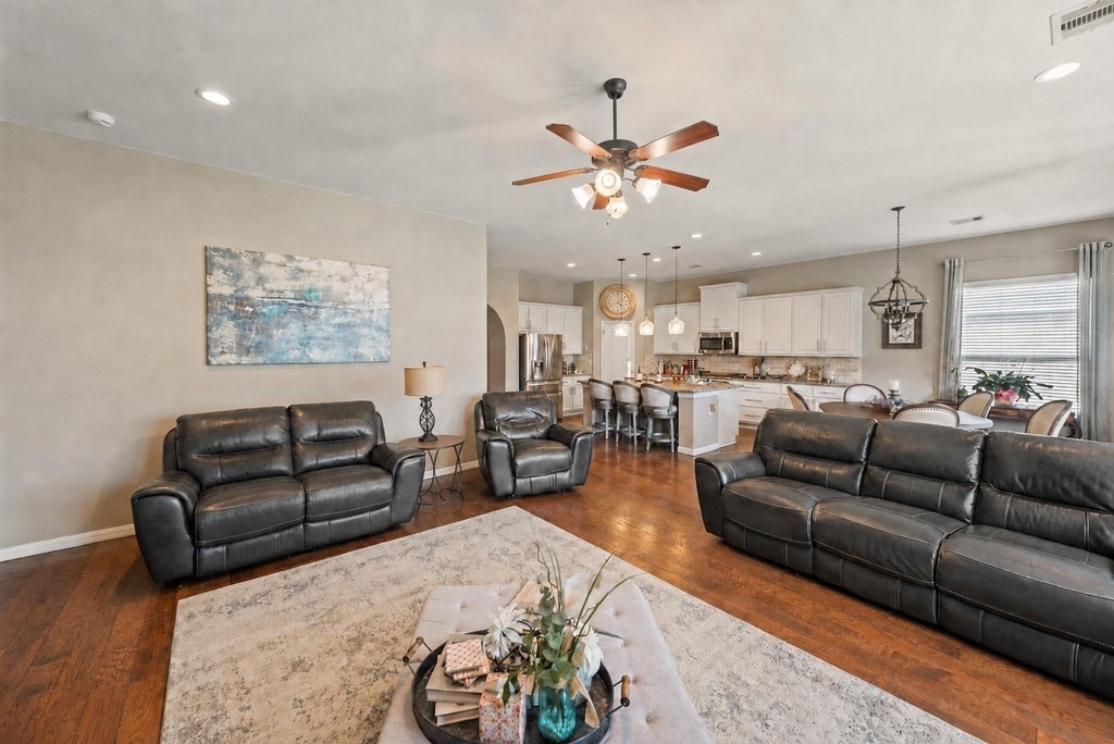 8126 Threadtail Street - Photo 9