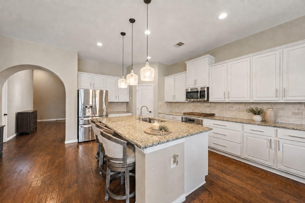 8126 Threadtail Street - Photo 4