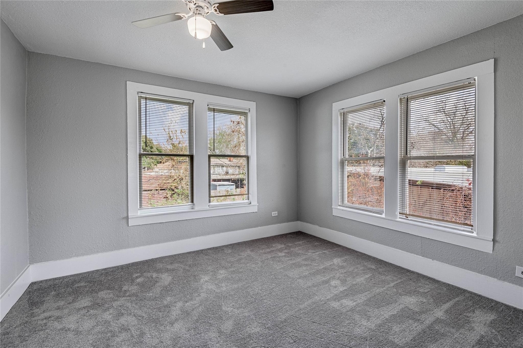 200 W Caroline Street - Photo 13
