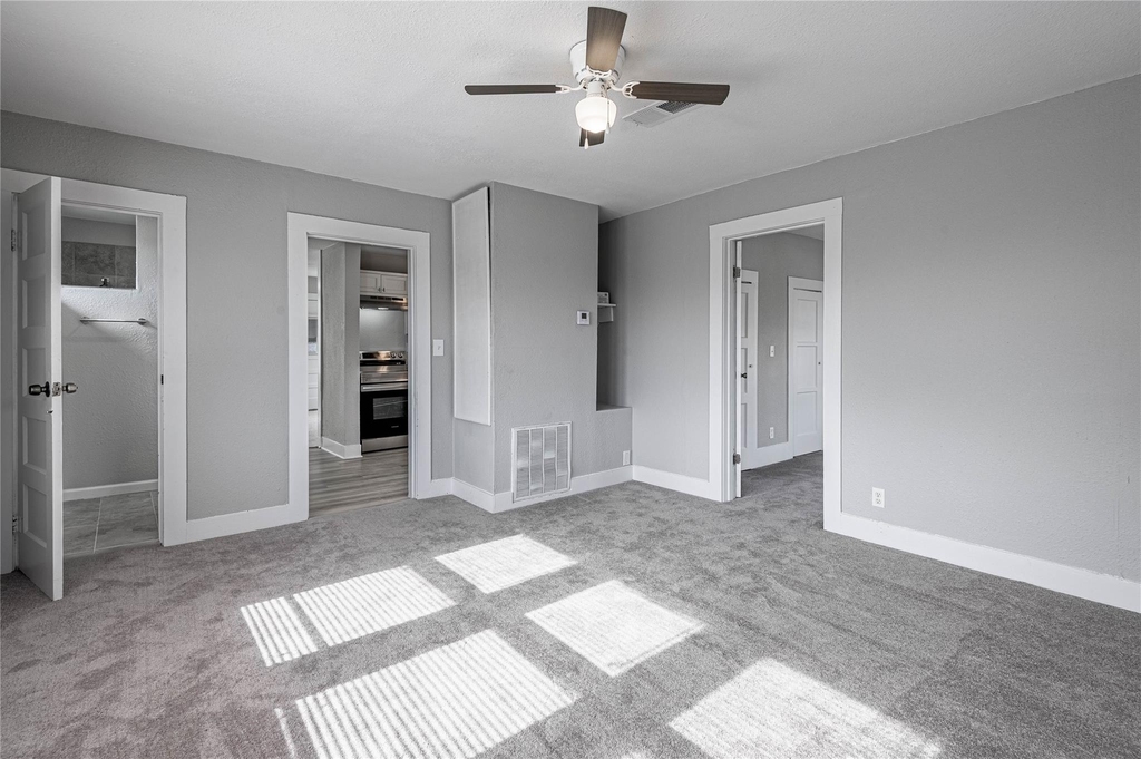 200 W Caroline Street - Photo 11