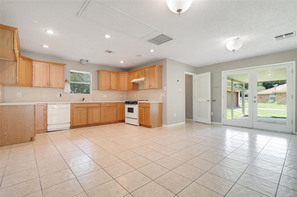2808 Morenci Street - Photo 8