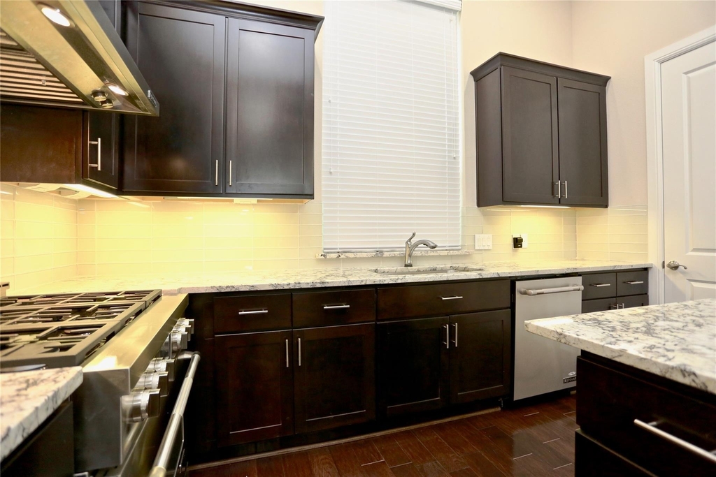 4009 Lillian Street - Photo 4