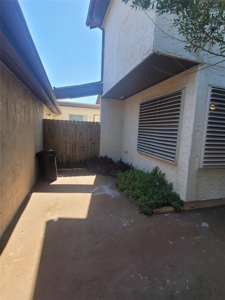 7523 Beaudelaire Circle - Photo 20