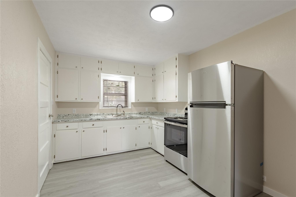 1107 W Dogwood Street - Photo 0