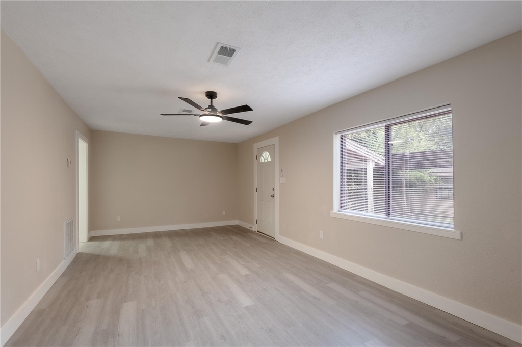 1107 W Dogwood Street - Photo 4