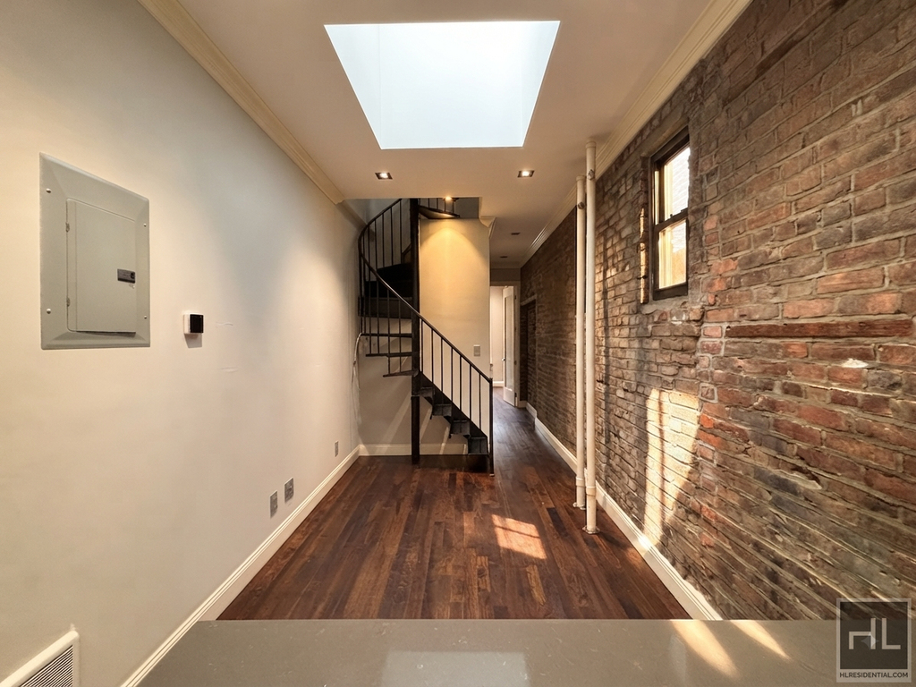 Mulberry Street - Photo 2