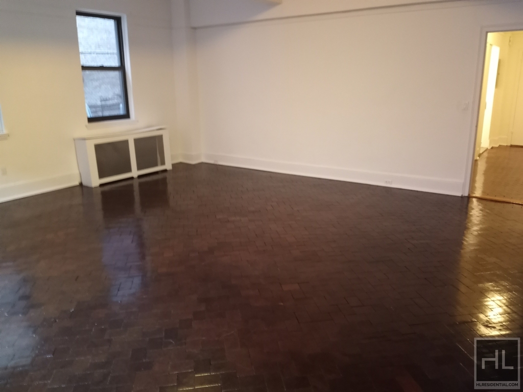 West 73rd Street - Photo 4