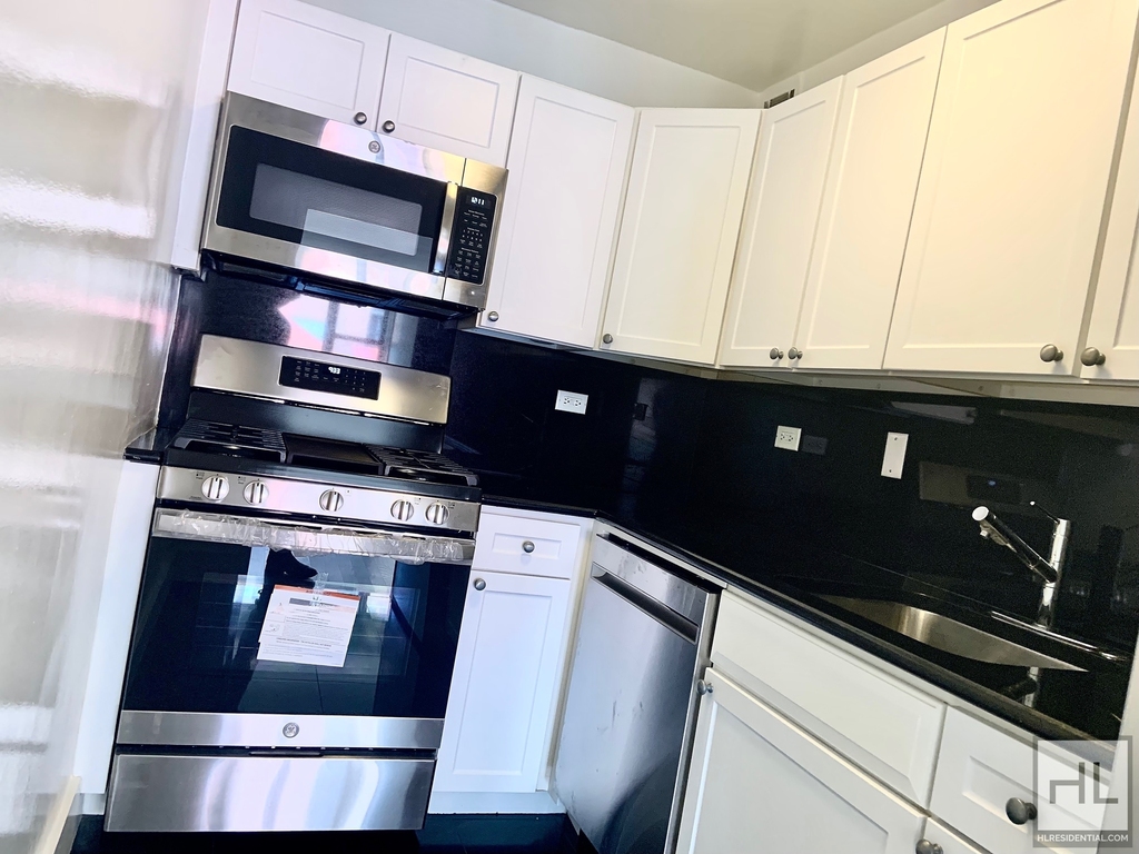 East 63 Street - Photo 5