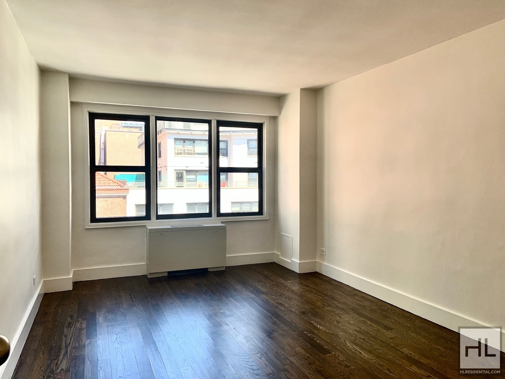 East 63 Street - Photo 3
