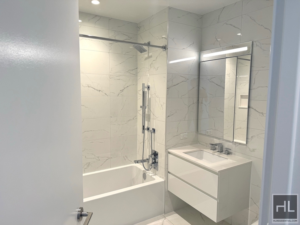 East 44th Street - Photo 5