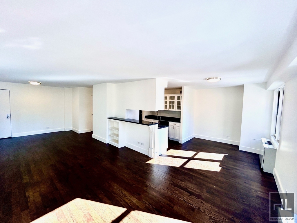 East 63 Street - Photo 0