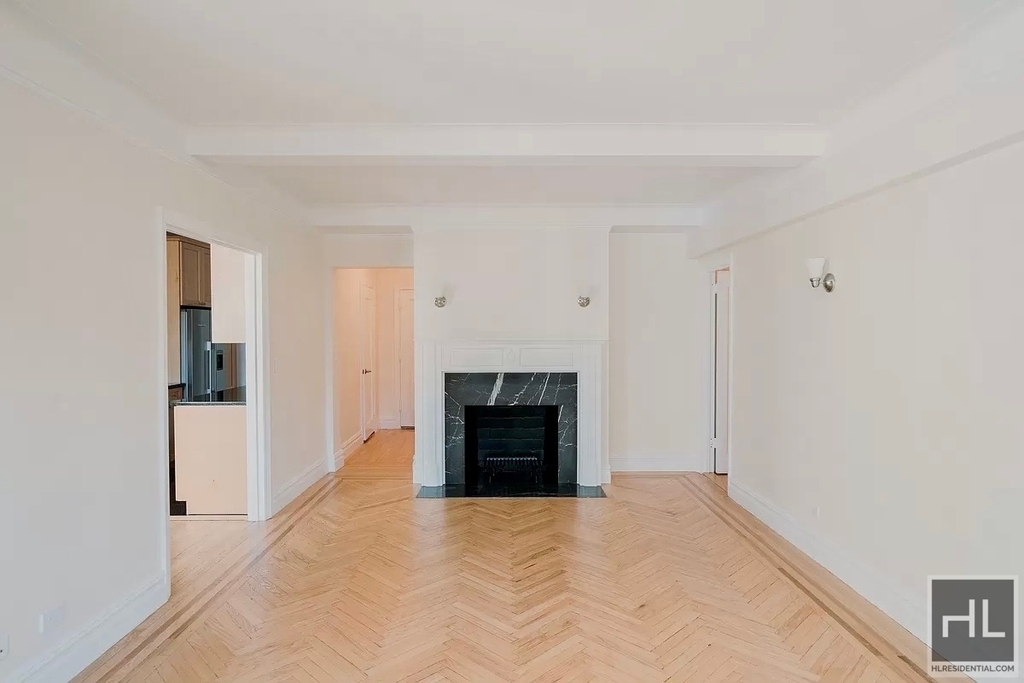 East 68 Street - Photo 0
