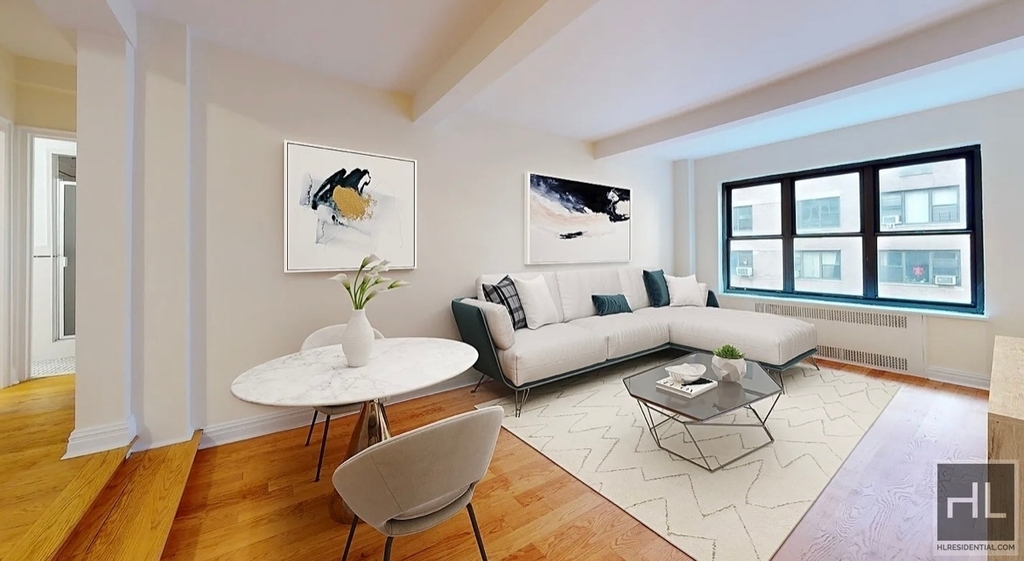 East 56 Street - Photo 1