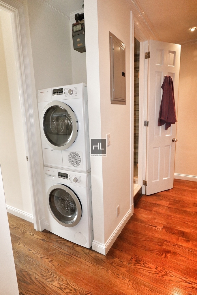 East 102nd Street - Photo 3