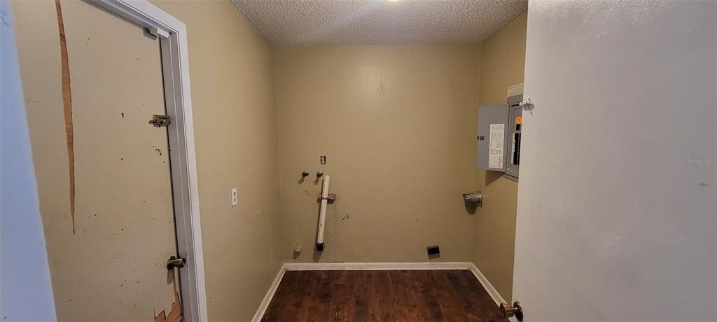 1425 Ne Old Mill Drive - Photo 2