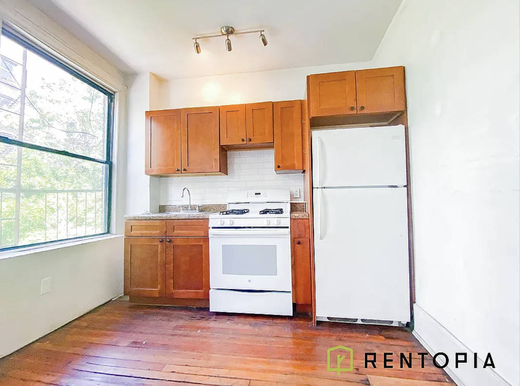 225 South 4th Street - Photo 0