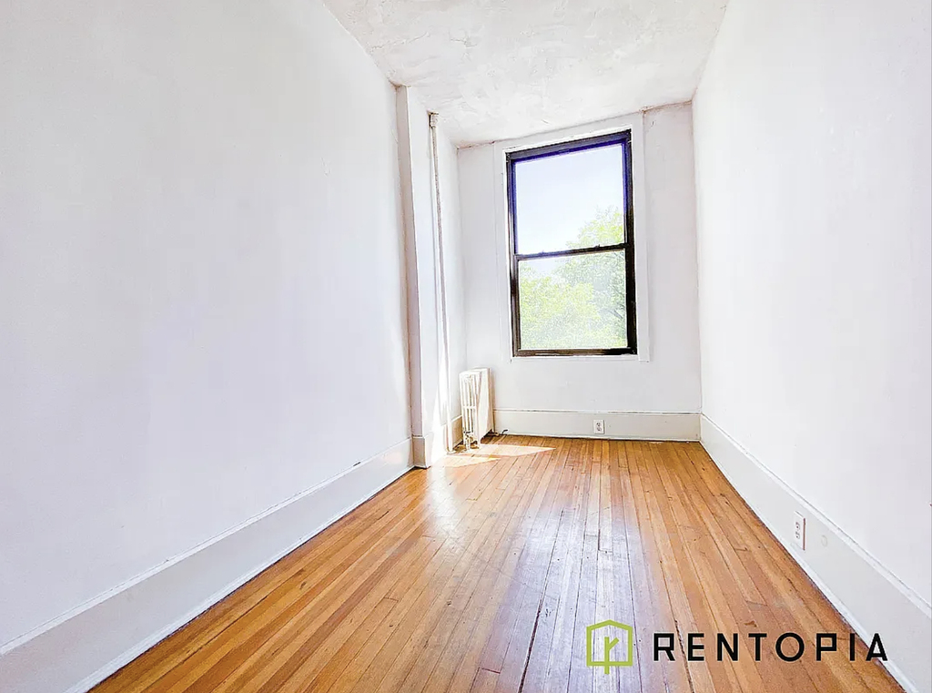 225 South 4th Street - Photo 2