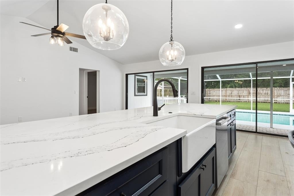 1046 Sylvia Lane - Photo 6
