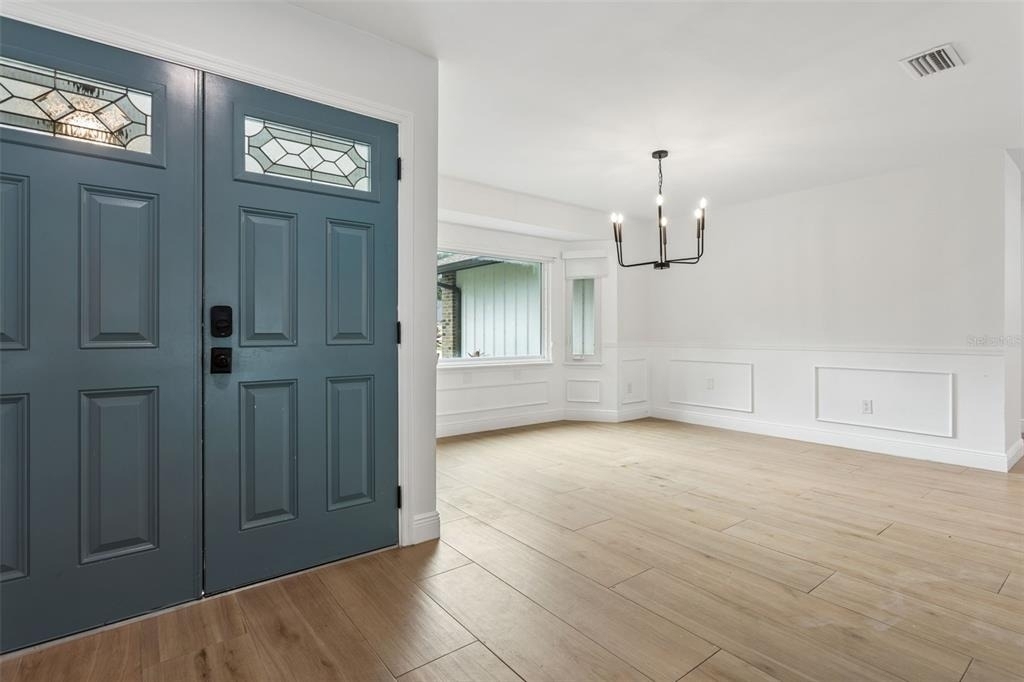 1046 Sylvia Lane - Photo 3